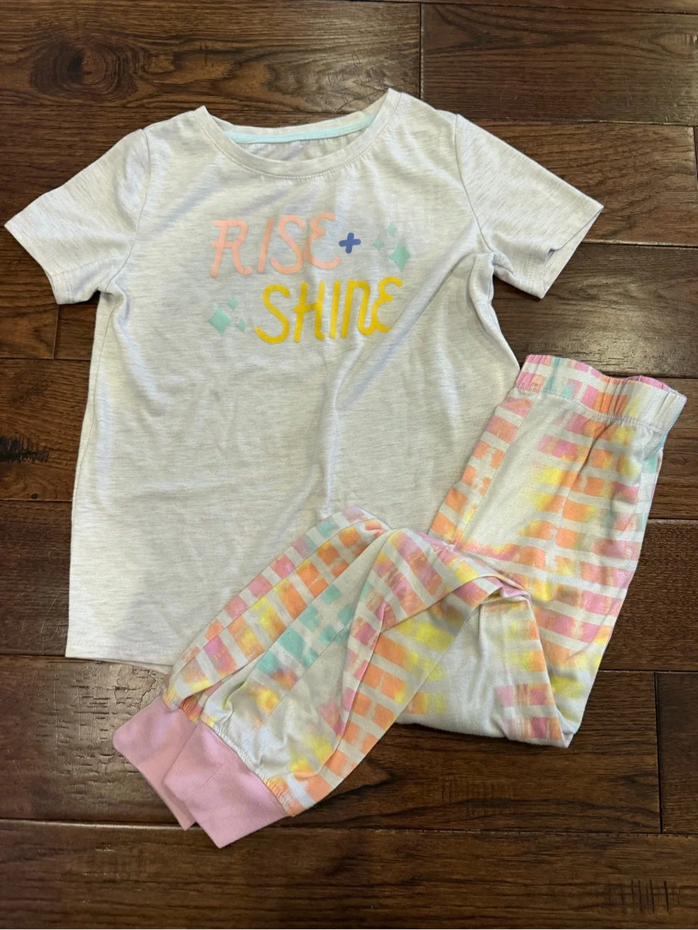 Girls' lot of 4 pajamas